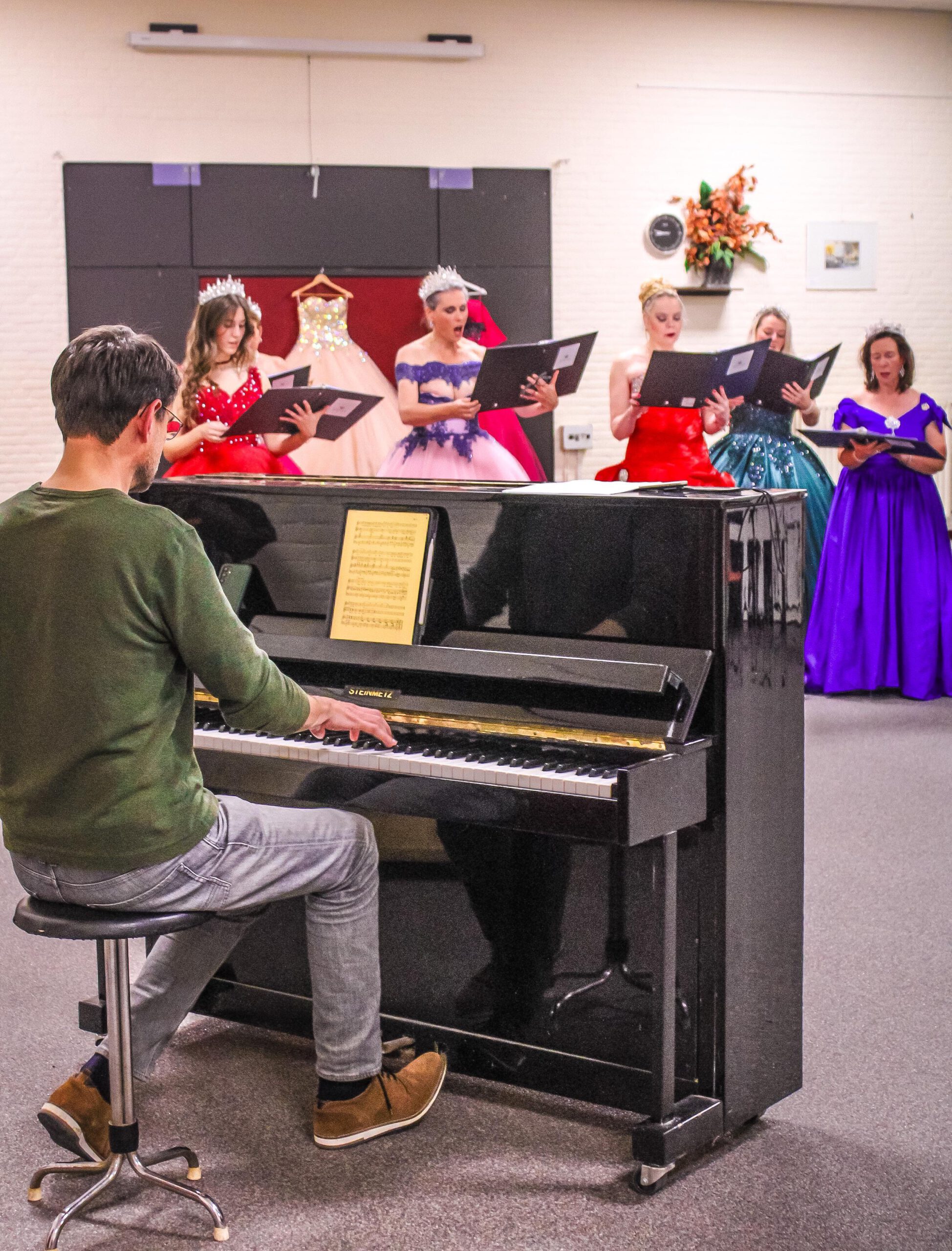Koor Wilhelmina – Klassiek zangkoor in Zuid-Nederland tijdens repetitie